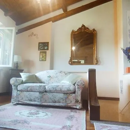 Dimora Amalthea Laghi Maggiore E Monate Apartman Angera